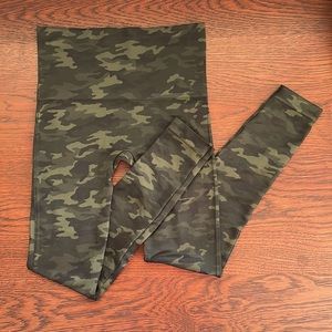 SPANX brand camo print high wasted full length leggings sized Medium
